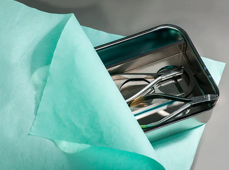 От производства до клиники: роль медицинской гофрированной бумаги в цепочке поставок медицинского оборудования